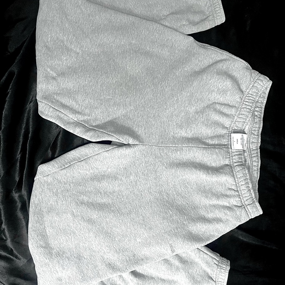 Aritzia Tna Cozy Fleece Mega Sweatpant – Heather Cloud Grey – Size S